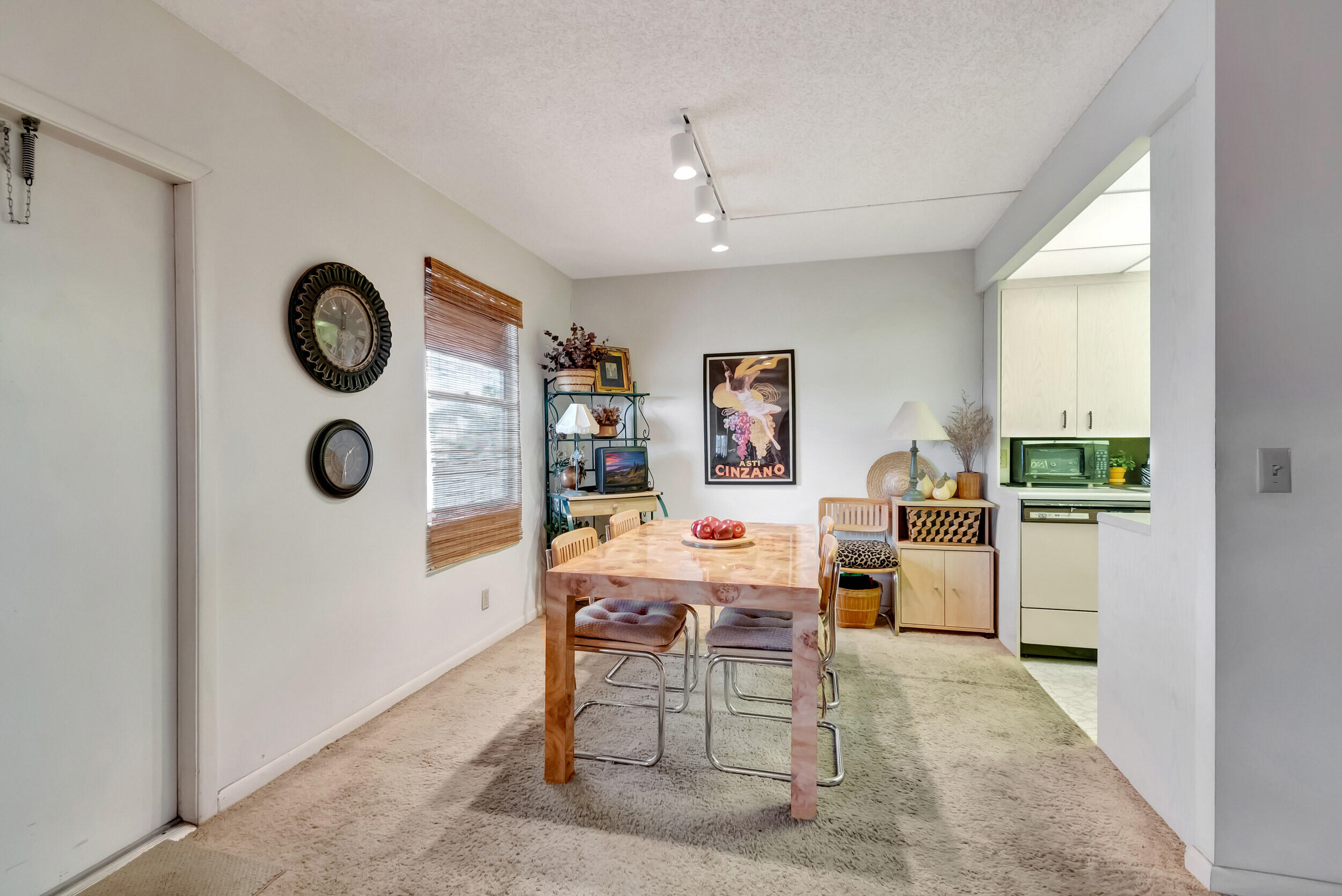 4006 Cornwall, Unit A Boca Raton, FL 33434 - Photo 8 of 58 14_dsc_5619