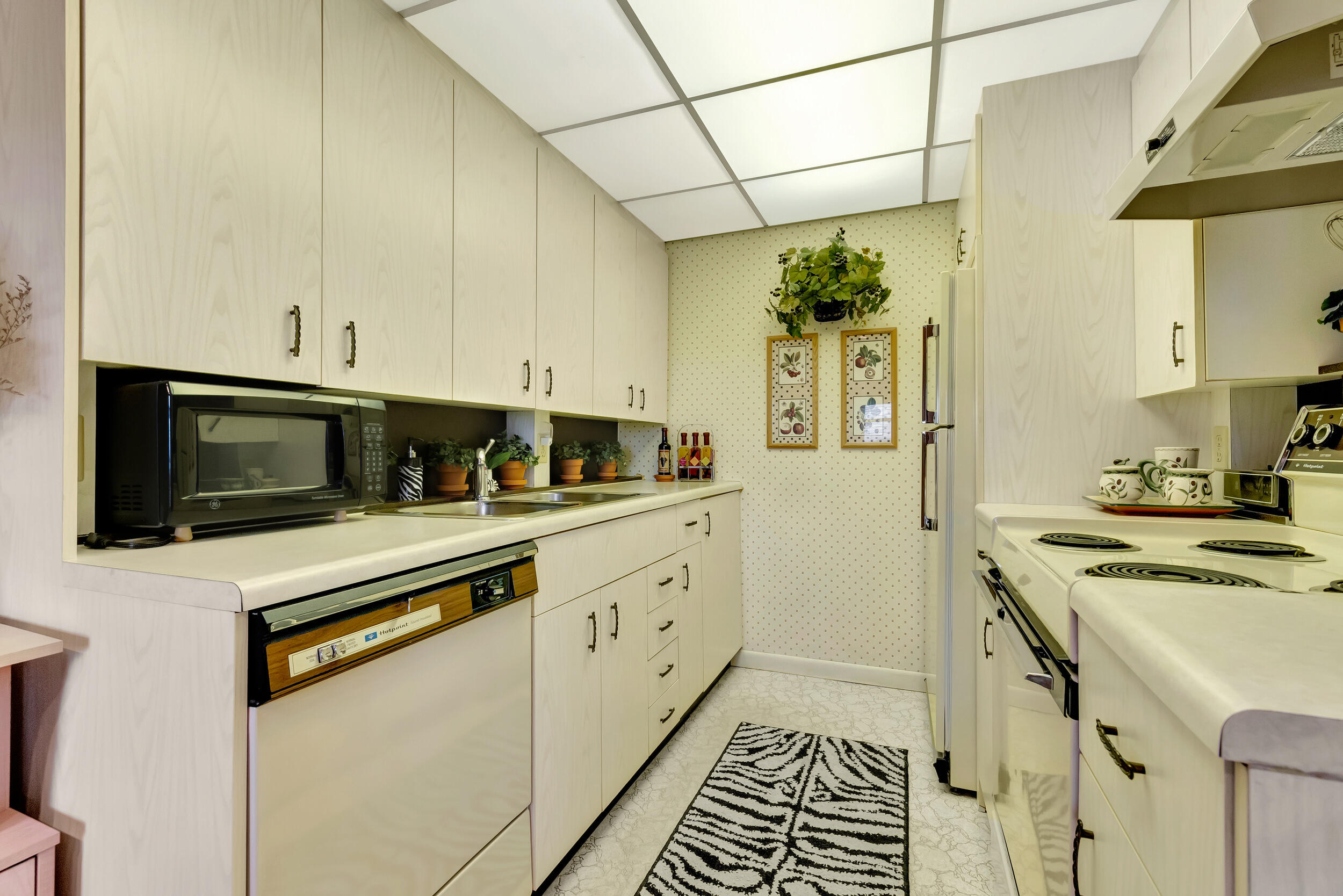 4006 Cornwall, Unit A Boca Raton, FL 33434 - Photo 9 of 58 15_dsc_5624