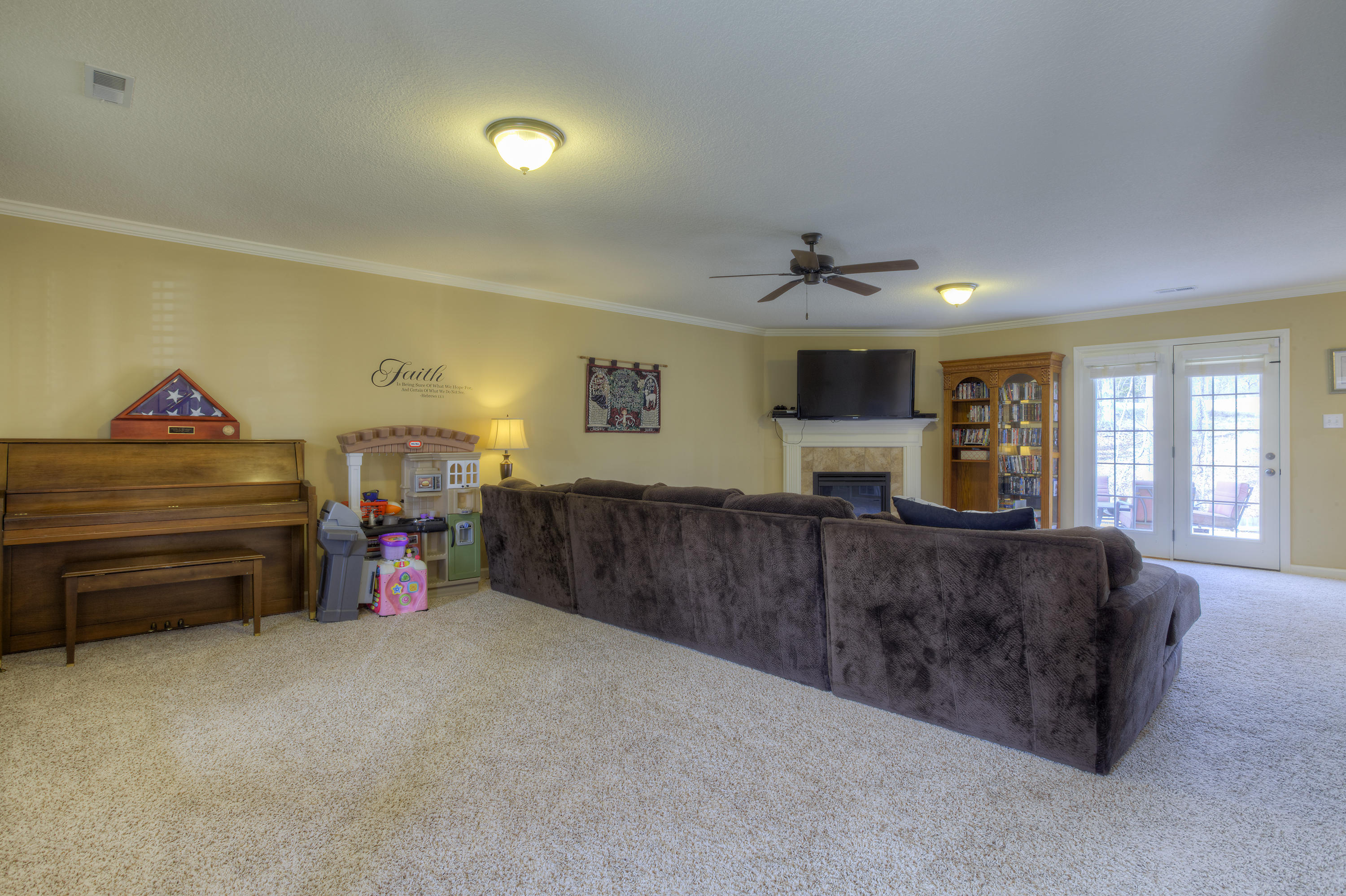 1621 Dempsey Road Knoxville, TN 37932 - Photo 3 of 38 Great Room_003.jpg