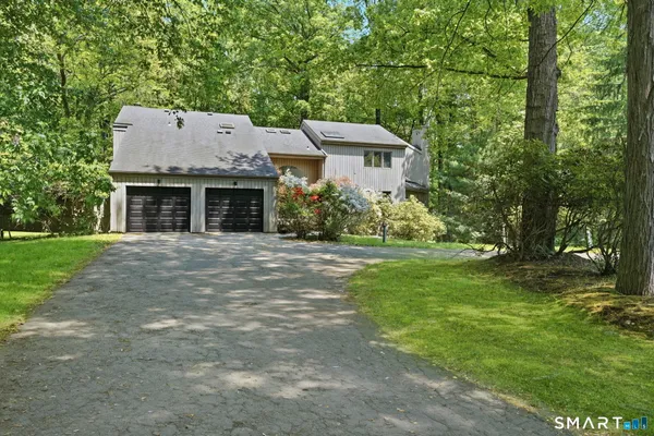 $975,000 | 57 Grouse Lane, Woodbridge, CT 06525