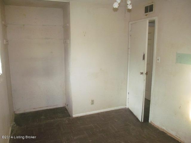 4900 Red Fern Road Louisville, KY 40218 - Photo 3 of 11 IMG_8745