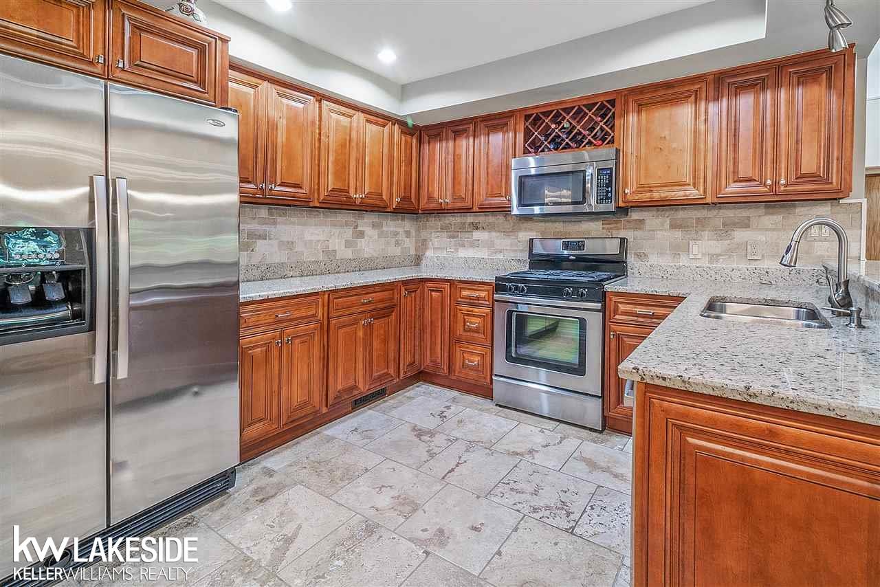 1294 Concord Road Rochester, MI 48309 - Photo 20 of 58 31390829-19.JPG