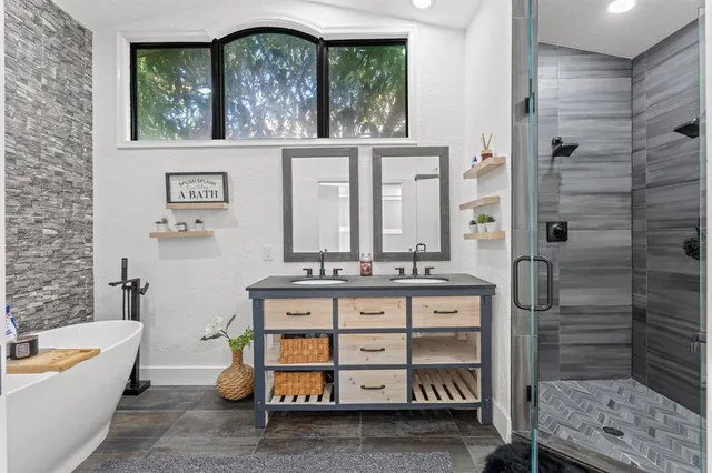 $3,900,000 | 2878 Northeast 26th Street, Fort Lauderdale, FL 33305