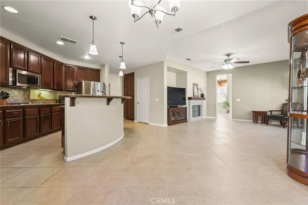 $989,924 | 14215 Everglades Court, Canyon Country, CA 91387