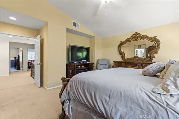 $989,924 | 14215 Everglades Court, Canyon Country, CA 91387