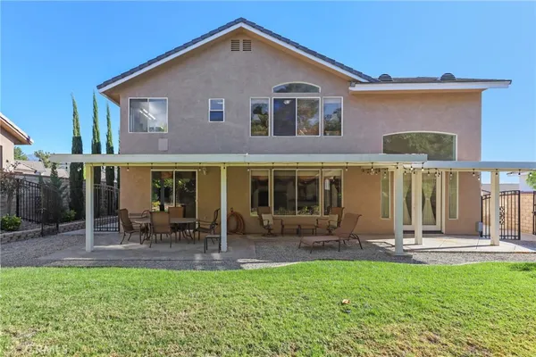 $989,924 | 14215 Everglades Court, Canyon Country, CA 91387