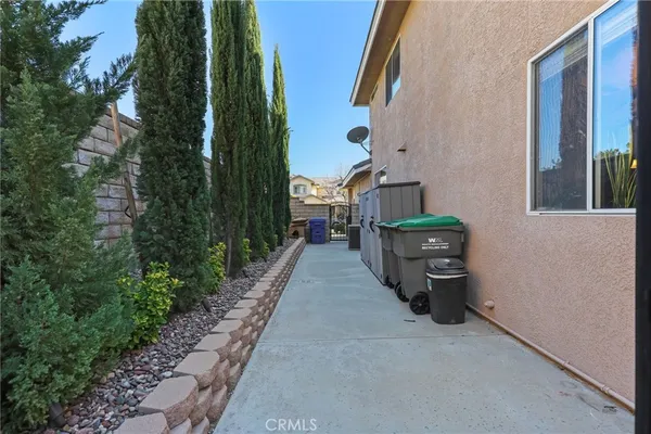 $989,924 | 14215 Everglades Court, Canyon Country, CA 91387