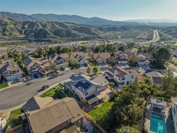 $989,924 | 14215 Everglades Court, Canyon Country, CA 91387