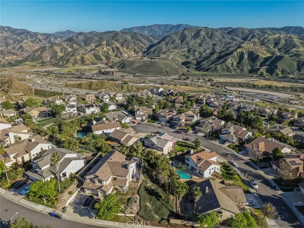 $989,924 | 14215 Everglades Court, Canyon Country, CA 91387