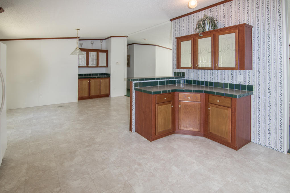 423 Tedder Road East DeFuniak Springs, FL 32433 - Photo 17 of 29 an empty room with closet