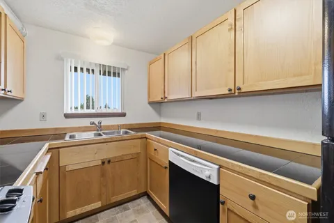 $1,298,000 | 3116 18th Street, Everett, WA 98201