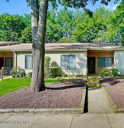 $2,600 | 240 Medford Court, Unit C, Manalapan, NJ 07726