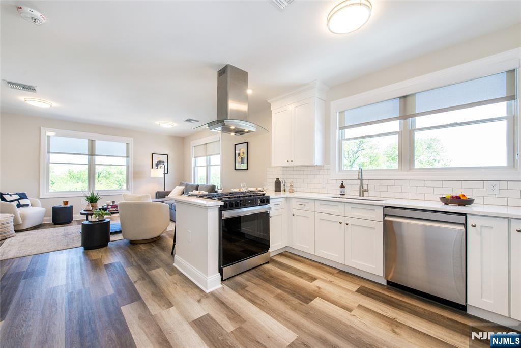 246 Main Street, Unit 402 Chatham, NJ 07928 - Photo 10 of 45