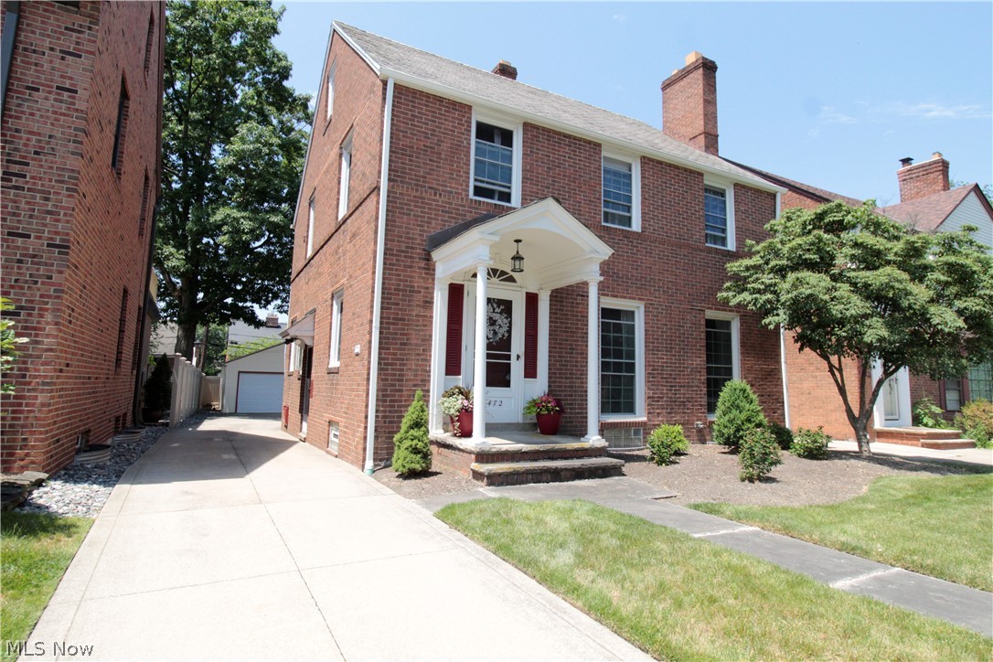 2472 Saybrook Road Cleveland, OH 44118 - Photo 2 of 41