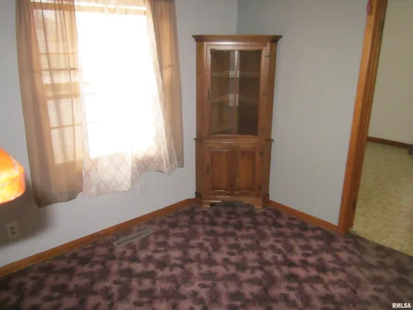 $84,900 | 911 East Pine Street, Mason City, IL 62664