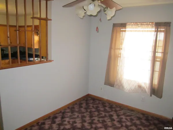 $84,900 | 911 East Pine Street, Mason City, IL 62664