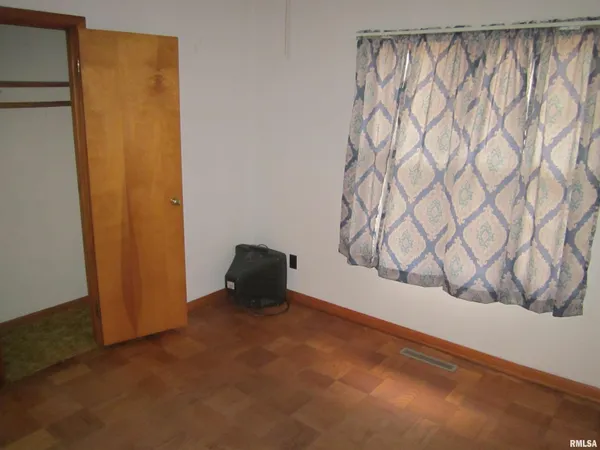 $84,900 | 911 East Pine Street, Mason City, IL 62664