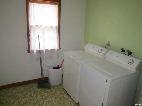 $84,900 | 911 East Pine Street, Mason City, IL 62664