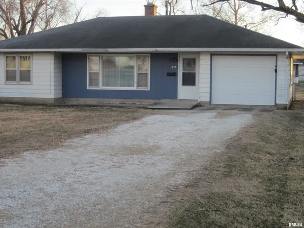 $84,900 | 911 East Pine Street, Mason City, IL 62664