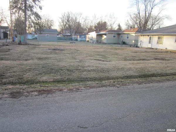 $84,900 | 911 East Pine Street, Mason City, IL 62664