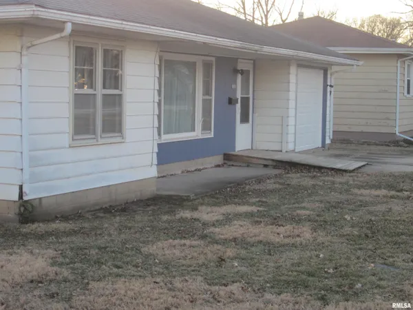 $84,900 | 911 East Pine Street, Mason City, IL 62664