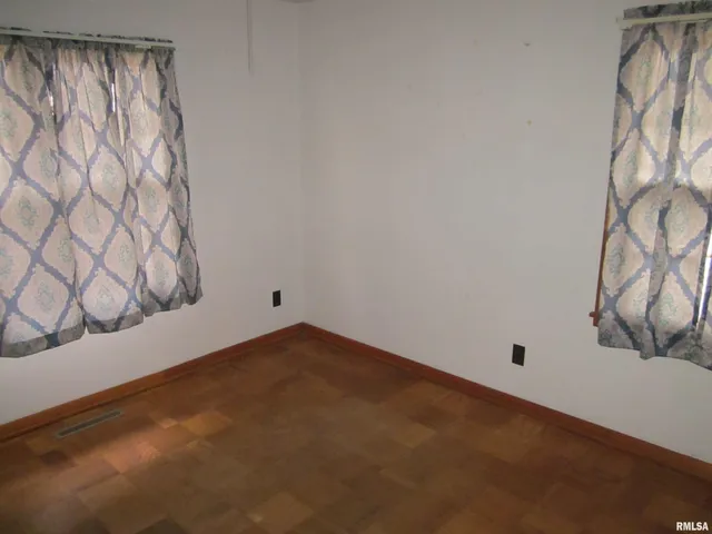 $89,900 | 911 East Pine Street, Mason City, IL 62664