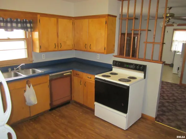 $84,900 | 911 East Pine Street, Mason City, IL 62664