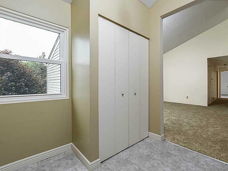 1303 Kenzie Road Pittsburgh, PA 15205 - Photo 3 of 25 Entry/Foyer.