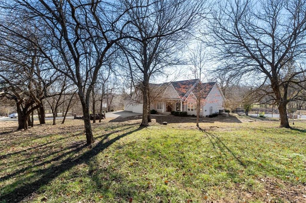 28098 Overbrook Road Paola, KS 66071 - Photo 3 of 16