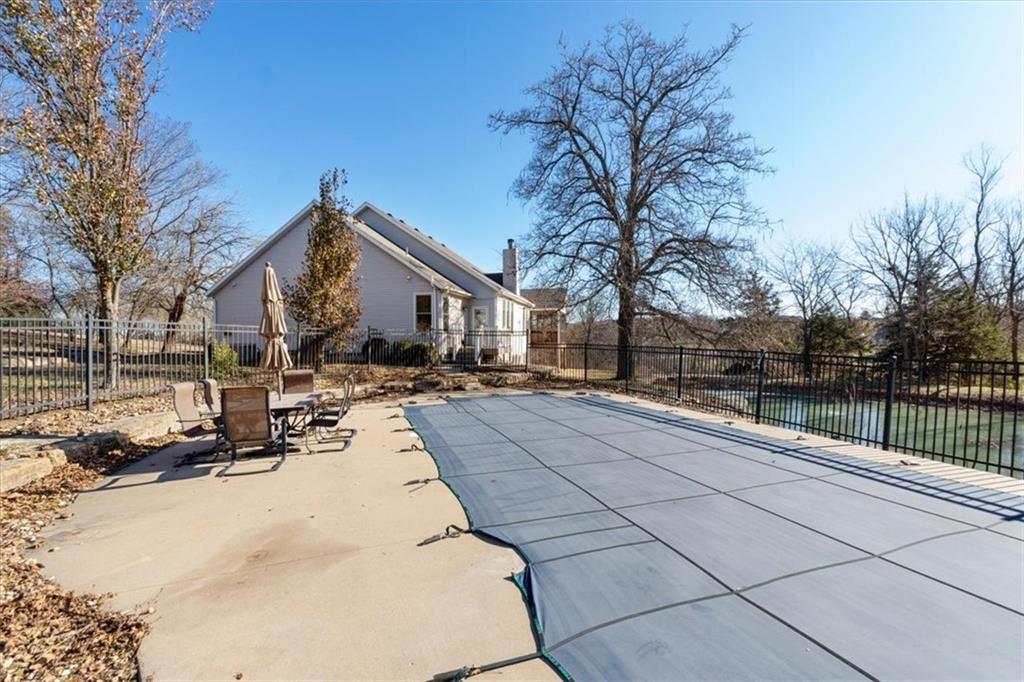 28098 Overbrook Road Paola, KS 66071 - Photo 10 of 16