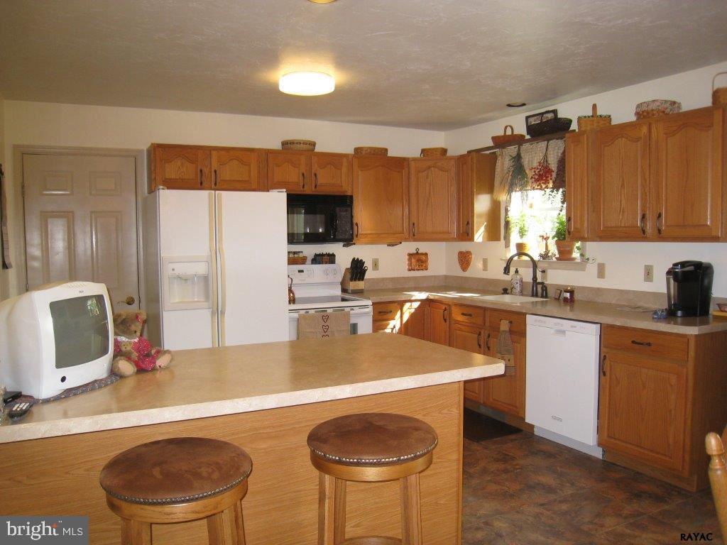 5038 Short Road Spring Grove, PA 17362 - Photo 3 of 21