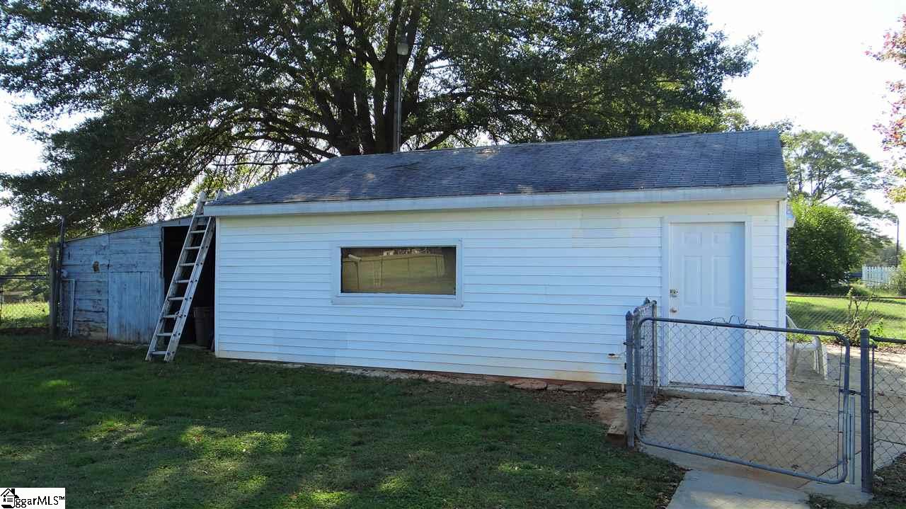 2852 Highway 357 Lyman, SC 29365 - Photo 11 of 28 Gallery Image 11