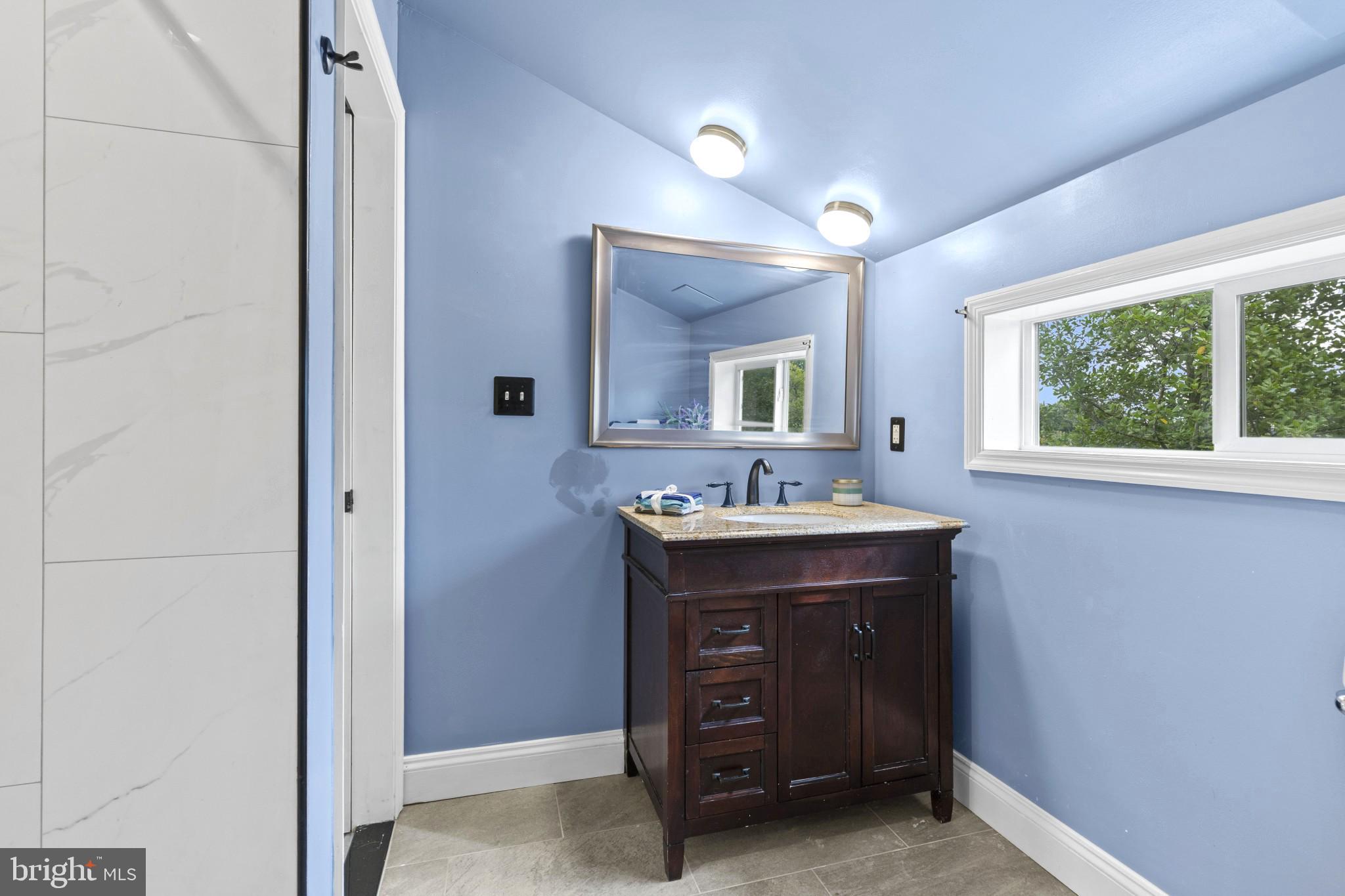 4433 Raspe Avenue Baltimore, MD 21206 - Photo 25 of 42 With En-suite Bath