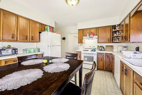 $549,900 | 4703 West Jackson Park Drive, Milwaukee, WI 53219