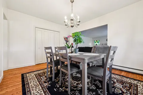 $549,900 | 4703 West Jackson Park Drive, Milwaukee, WI 53219