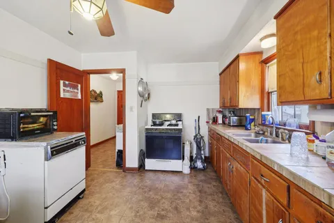 $549,900 | 4703 West Jackson Park Drive, Milwaukee, WI 53219