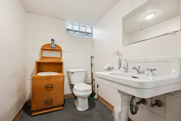 $549,900 | 4703 West Jackson Park Drive, Milwaukee, WI 53219