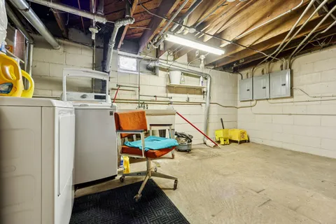 $549,900 | 4703 West Jackson Park Drive, Milwaukee, WI 53219