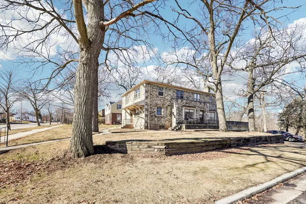 $549,900 | 4703 West Jackson Park Drive, Milwaukee, WI 53219