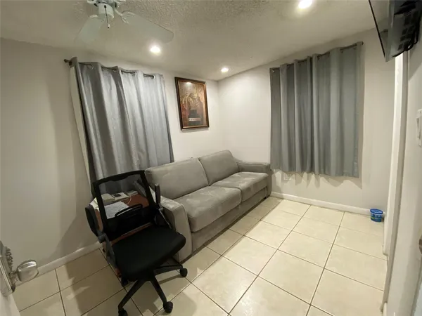 $1,400 | 9600 Northwest 24th Avenue, Miami, FL 33147