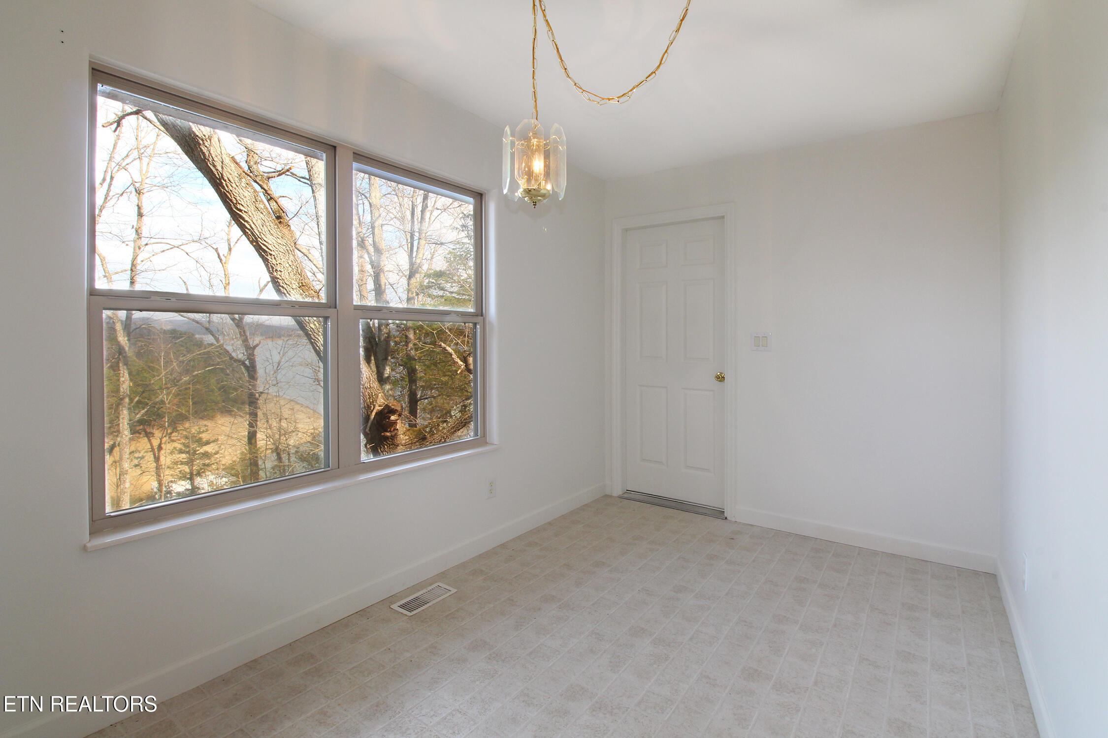 211 Sequoyah Trail Rutledge, TN 37861 - Photo 38 of 58 IMG_0166