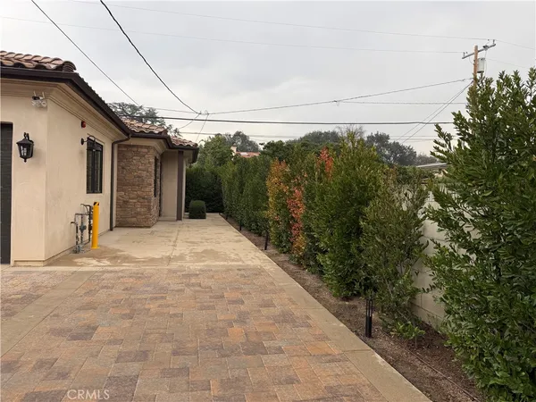 a view of a back yard of the house