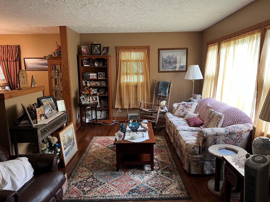 504 Gurney Road Franklin, PA 16323 - Photo 3 of 25 Gallery Image 3