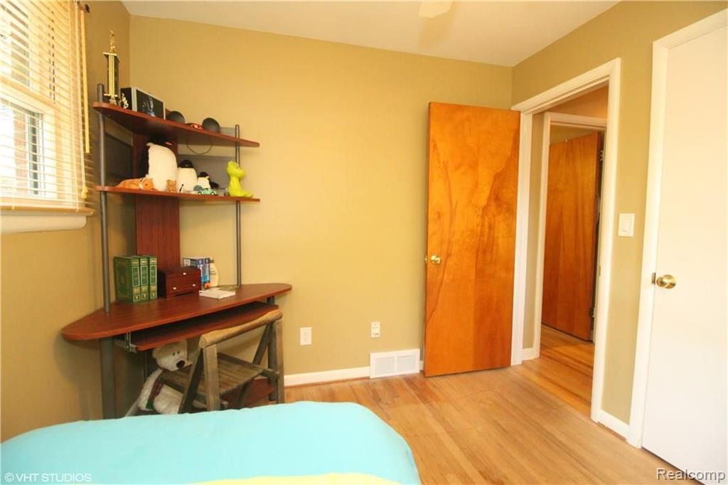 16231 Reedmere Avenue Beverly Hills, MI 48025 - Photo 15 of 24