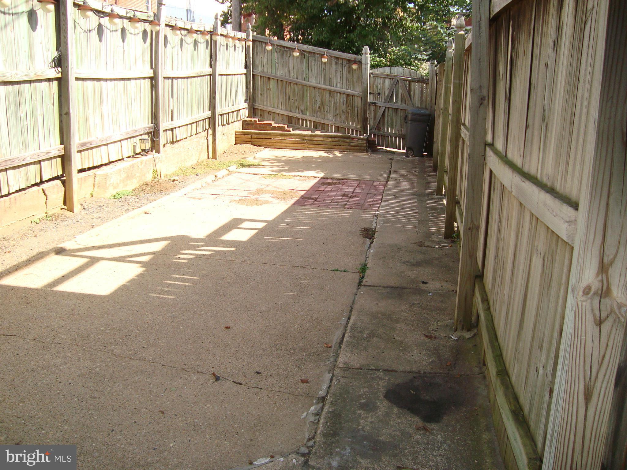 3543 Roland Avenue Baltimore, MD 21211 - Photo 14 of 22 Exterior (Rear)
