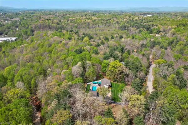 $474,900 | 494 Dogwood Lane, North Wilkesboro, NC 28659