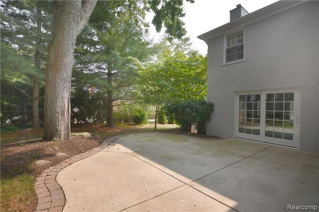 320 Hamilton Road Bloomfield Hills, MI 48301 - Photo 4 of 6