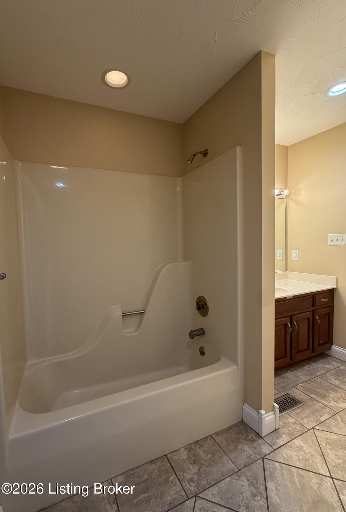 4898 Springfield Road Bardstown, KY 40004 - Photo 25 of 72 IMG_2441