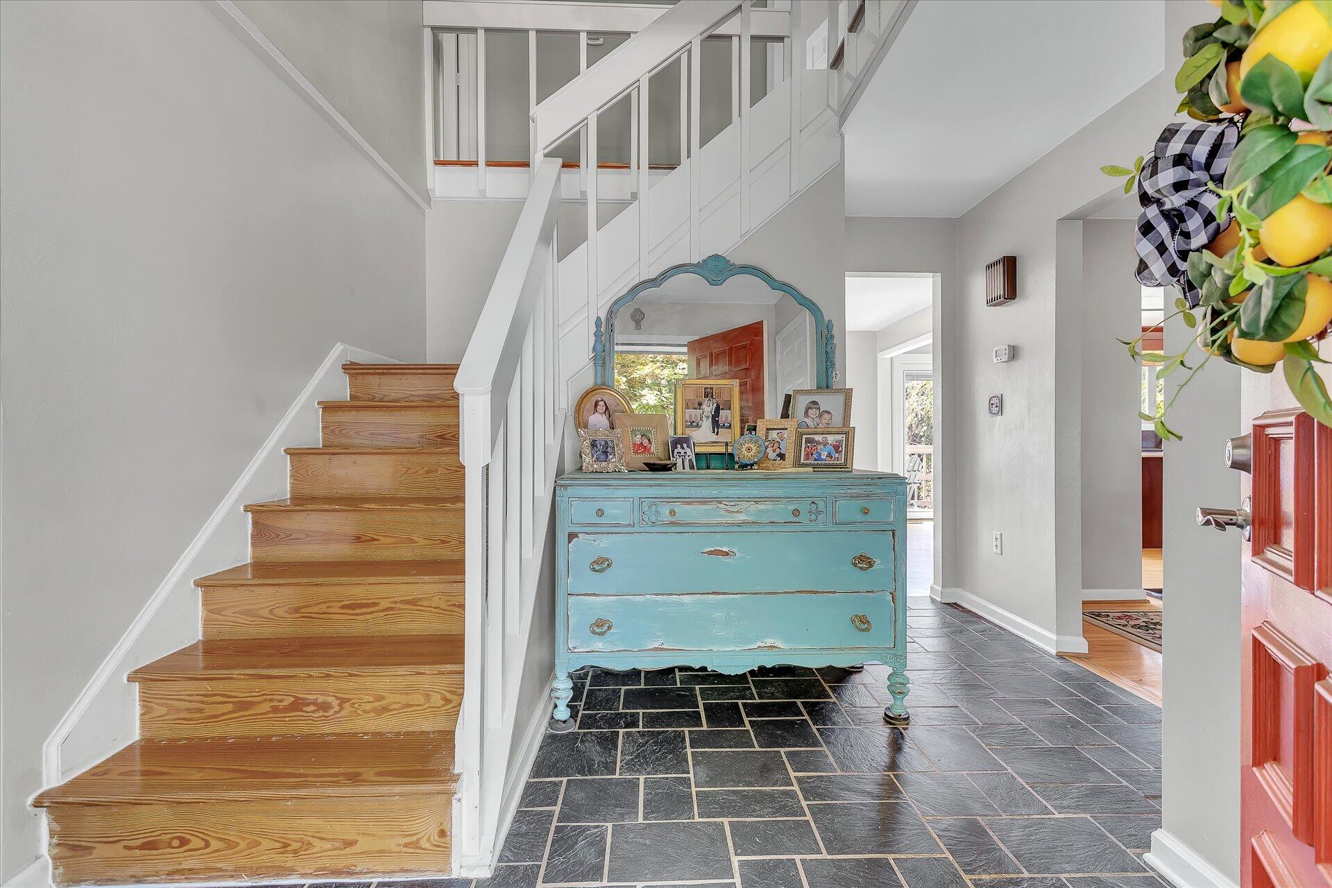 5944 Saddleridge Road Roanoke, VA 24018 - Photo 5 of 49 05-5944 Saddleridge Rd_05