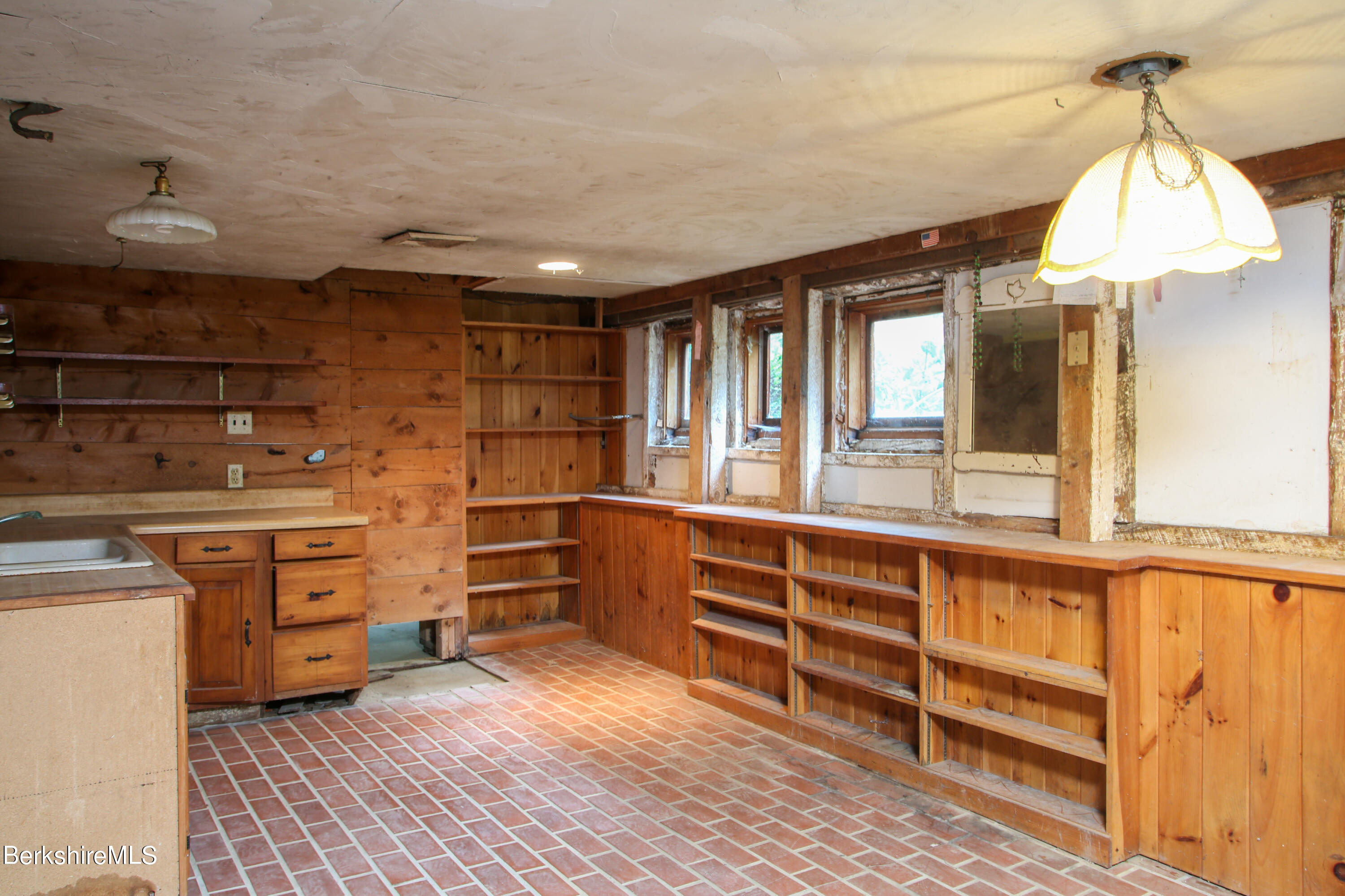 14 S Road Heath, MA 01346 - Photo 22 of 36 a view of walk in closet and window